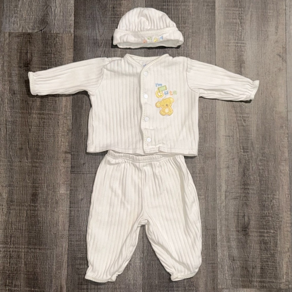 Infant & Baby Size 3-6 Months 3-Piece White Baby Outfit with “Cute” Bear Design